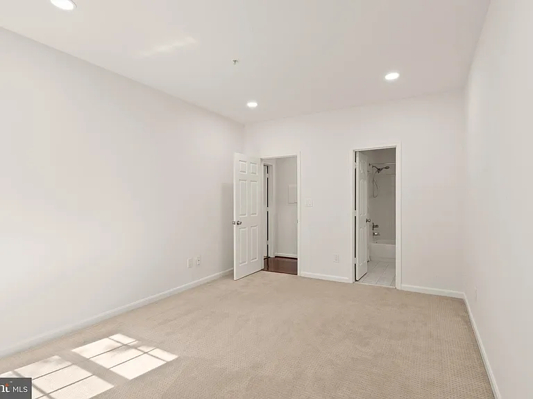 1324 Garden Wall Cir #305 — Photo 23
