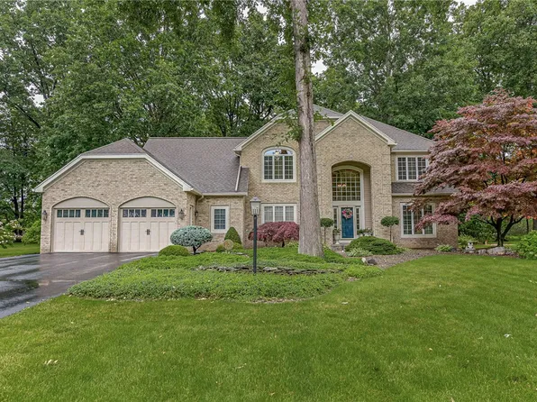 14 Mount View Cres, Webster, NY 14580