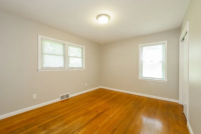 10504 Eastern Ave — Photo 7