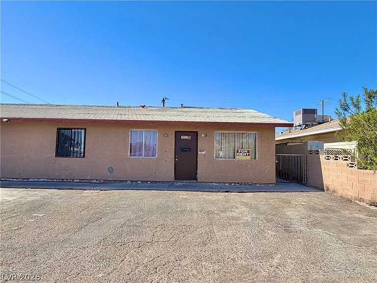 3717 Lillis Ave #B — Photo 2