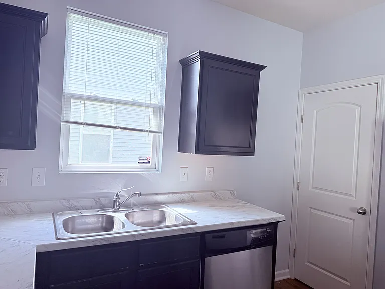 6119 Deansboro Dr — Photo 8
