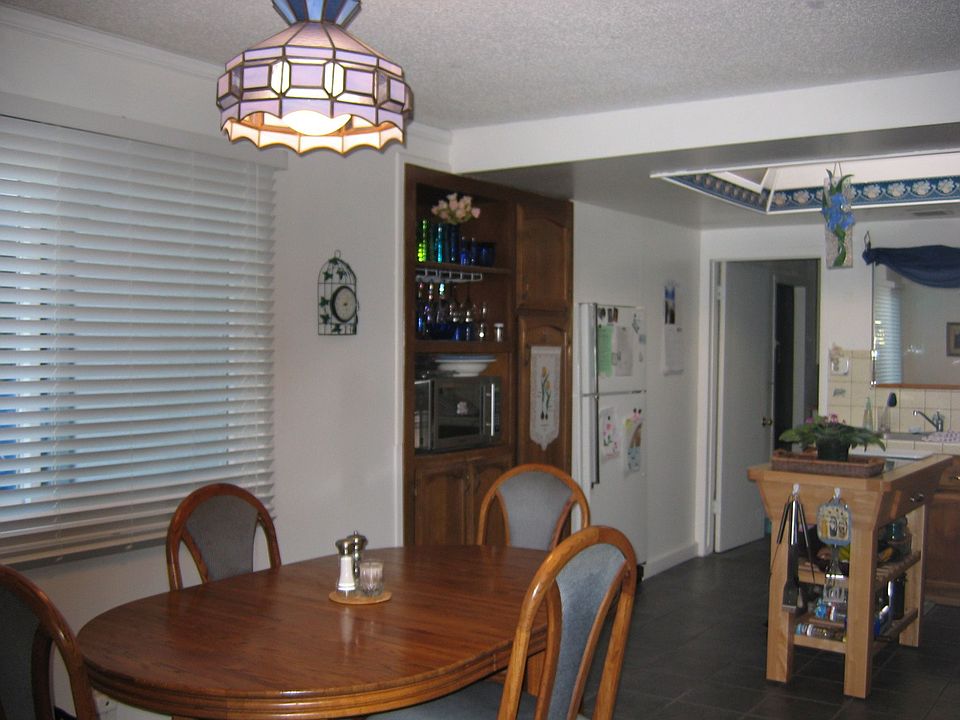 Eat in Kitchen