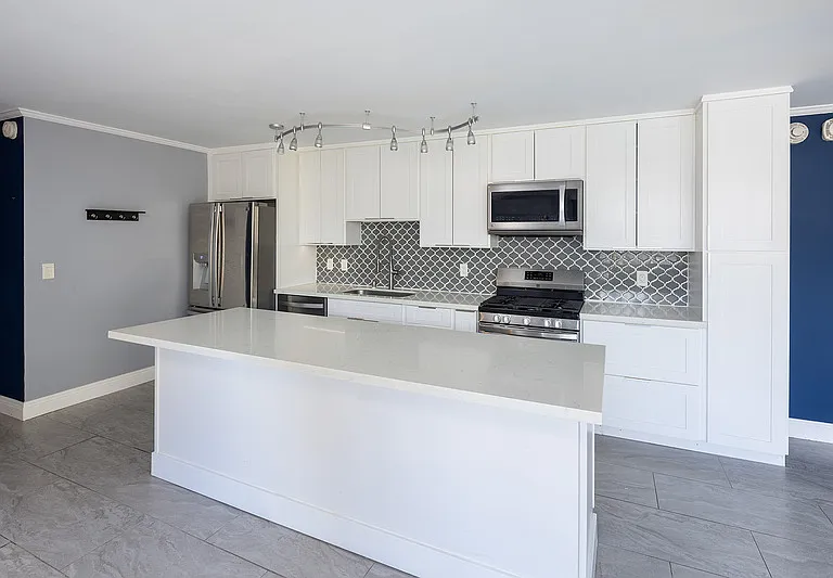 2215 Aloha Dr #4J — Photo 3