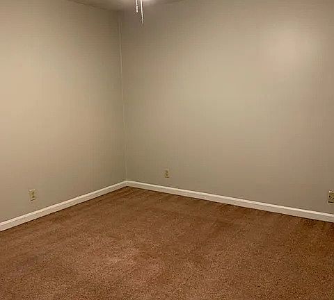 4th image of 3428 33rd Ave S