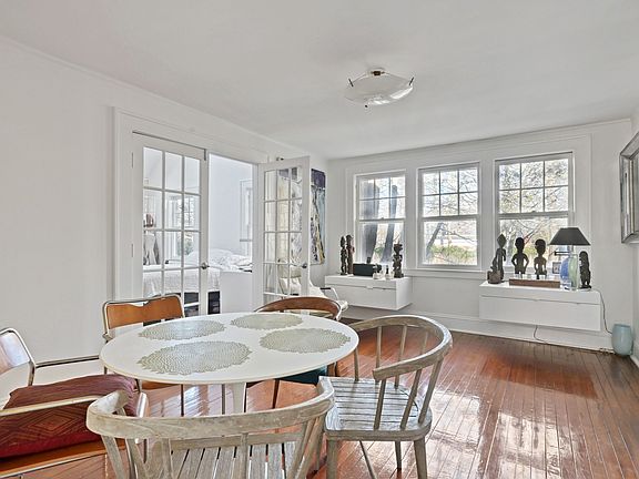 5th image of 170 Pelletreau St