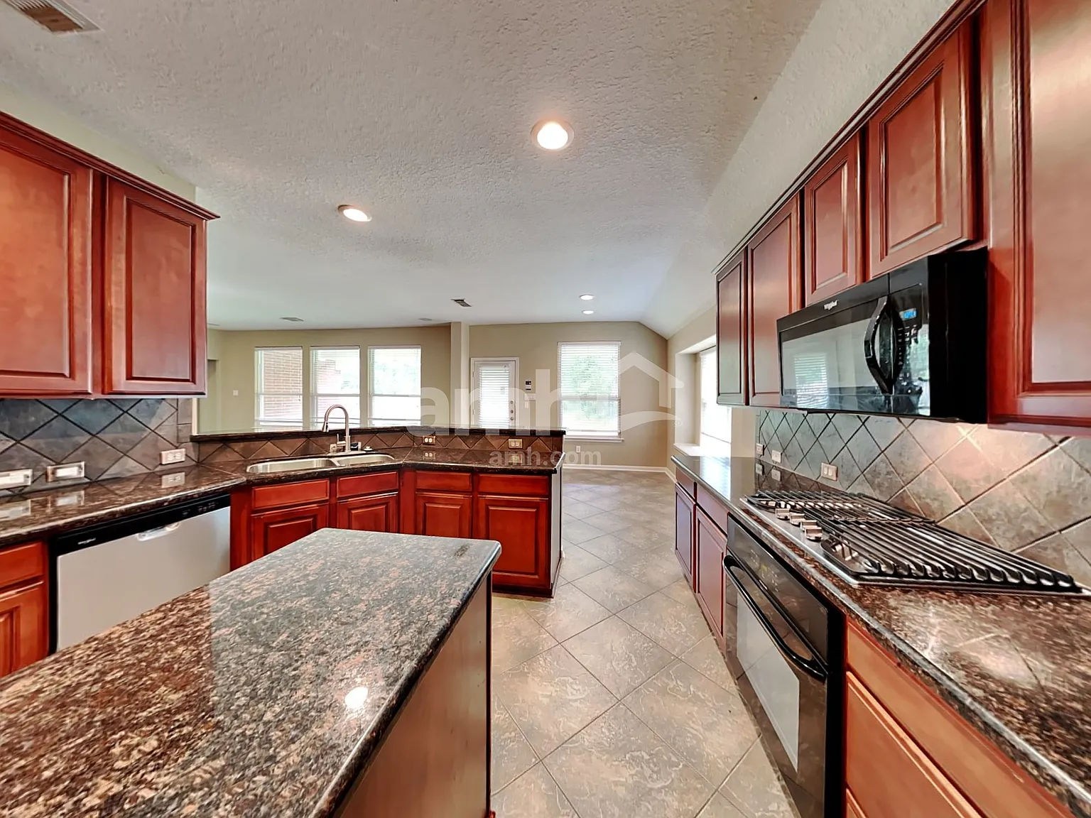 4 bed, 3.0 bath, 3012 sqft, $2,805 — Photo 3