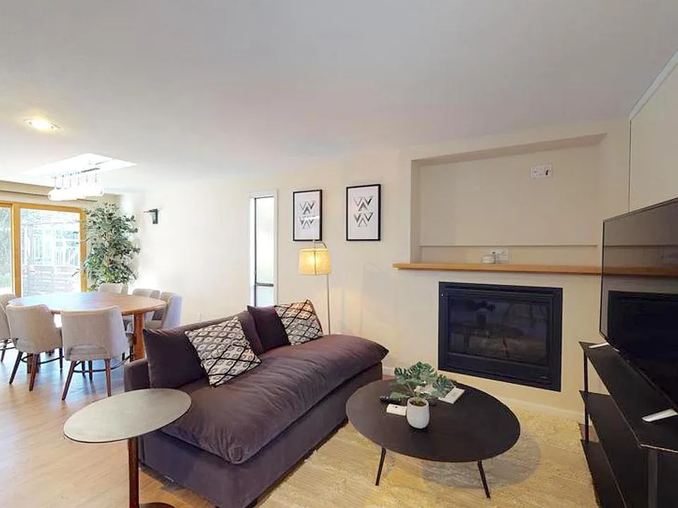 5223 40th Ave SW