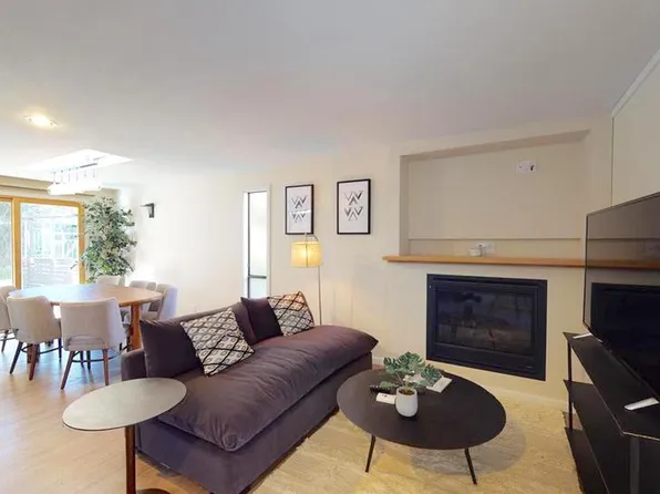 5223 40th Ave SW, Seattle, WA 98136