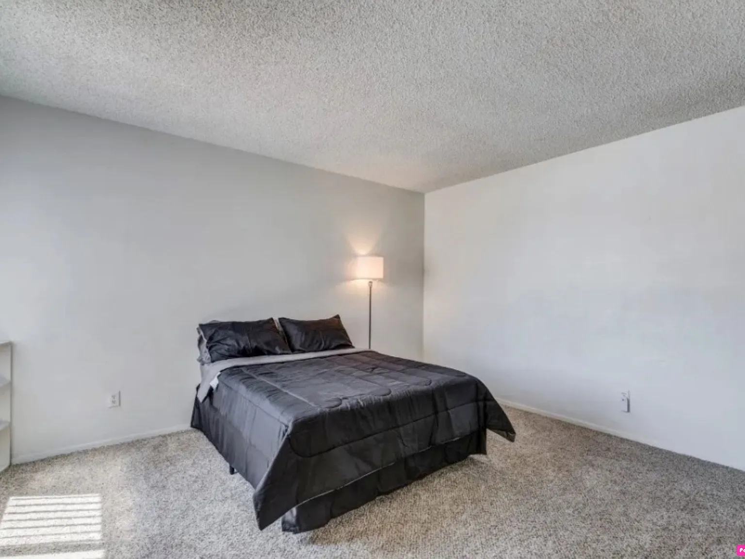 Santa Fe Apartments — Photo 4