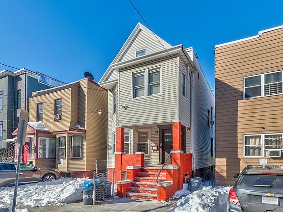 2nd image of 27 Romaine Ave Floor 1