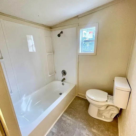 308 N White Oak Rd — Photo 7
