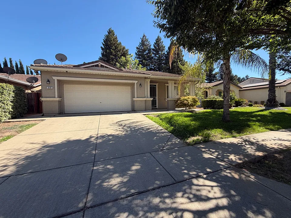 3656 Libby Ln