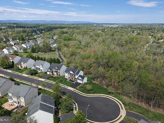 3rd image of 8315 Shimmering Rock Rd