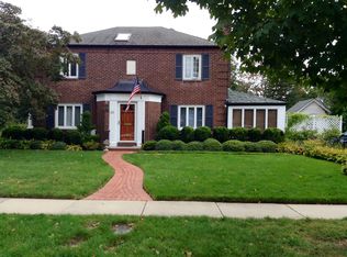 43 Westbury Rd, Garden City, NY 11530