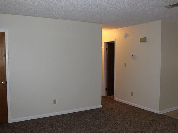 2nd image of 5091 Yacht Harbor Cir