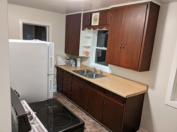 5th image of 812 6th St SE