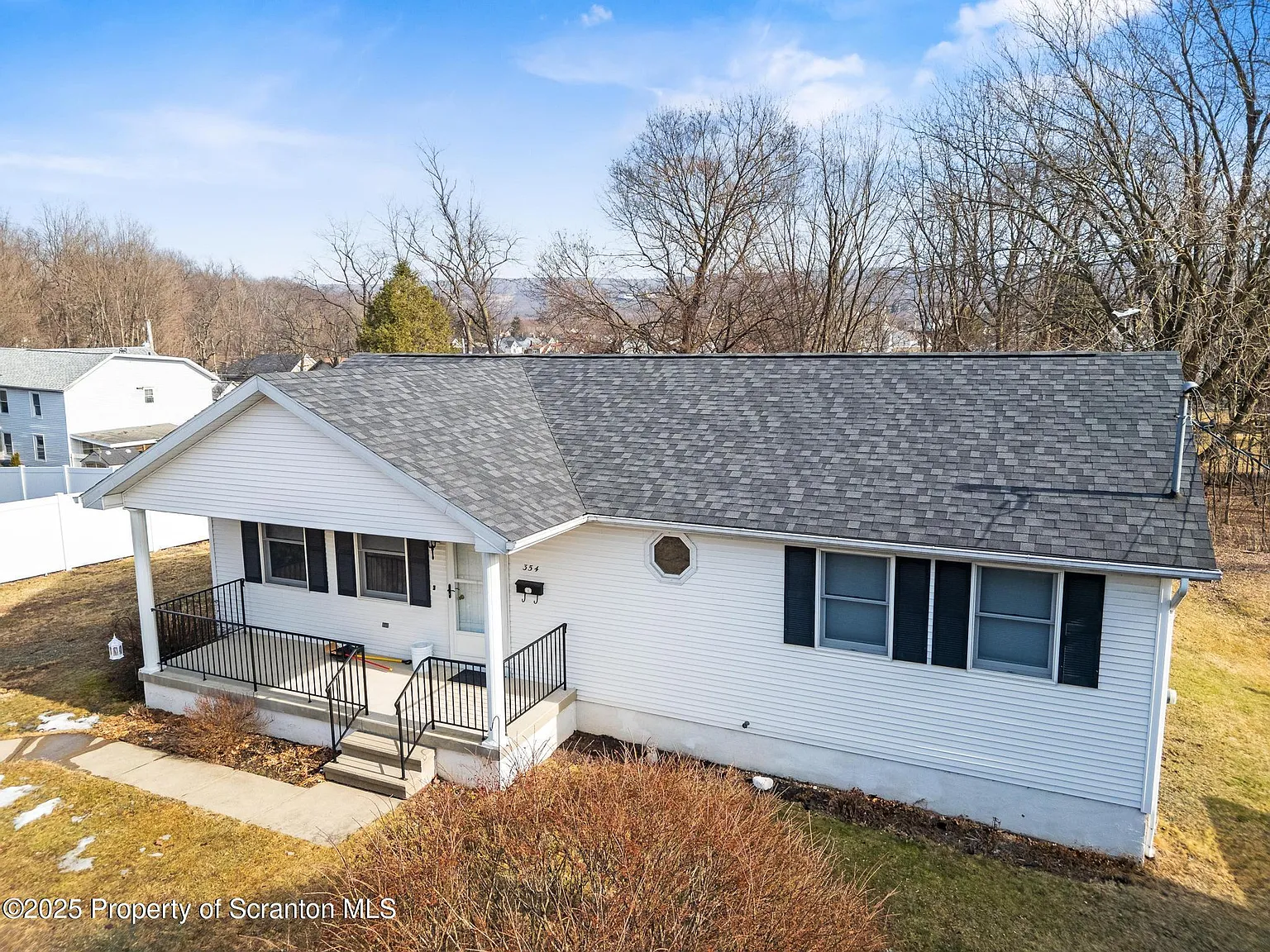 354 Maple St photo 1
