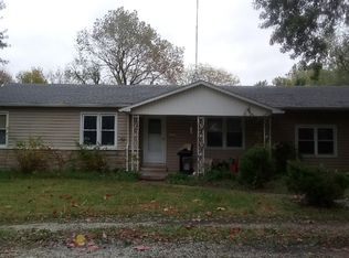 207 Winchell Ave, Windsor, MO 65360