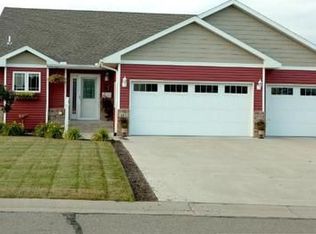 101 10th St SE, Freeport, MN 56331