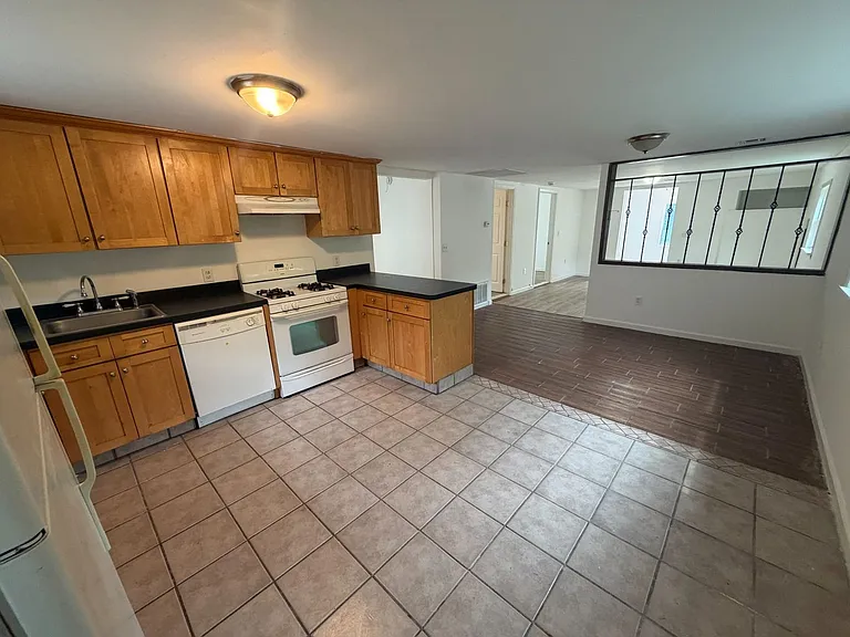 62 Pacific Ave — Photo 10