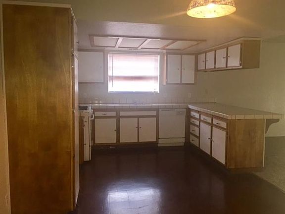 3rd image of 43825 Gillan Ave