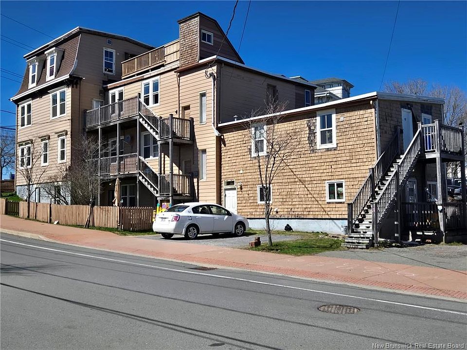1st image of 260 Douglas Ave