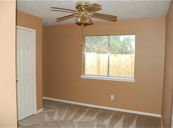5th image of 1823 Oak Valley Dr