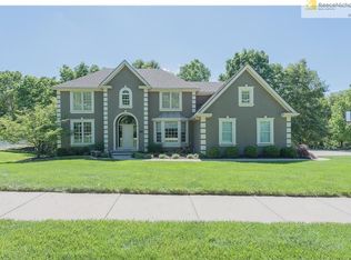 5614 Spinnaker Pt, Parkville, MO 64152