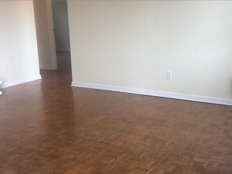 601 W Poplar St #2 — Photo 2