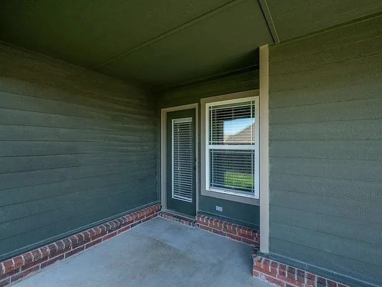 13332 S 21st Pl — Photo 30