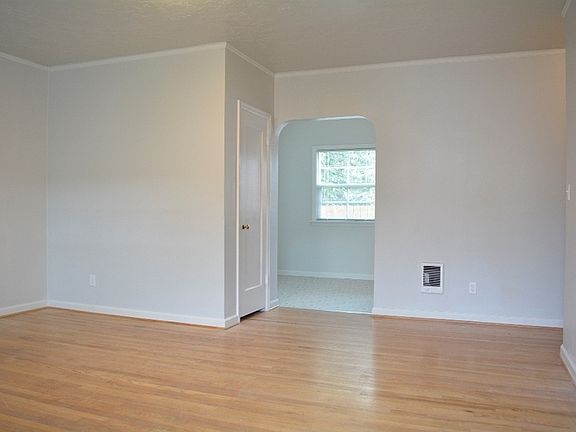 4th image of 5040 SE 75th Ave