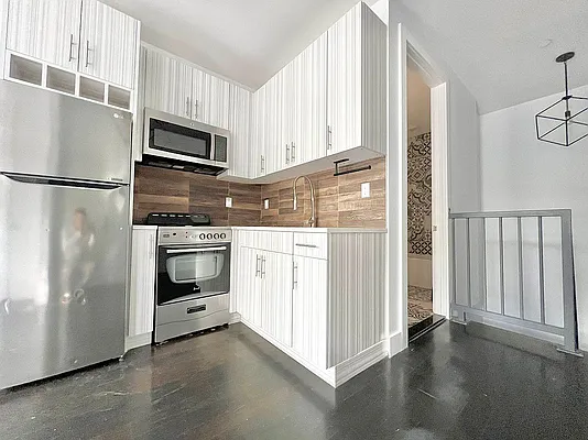 Rented by Doorway NYC, LLC | media 4