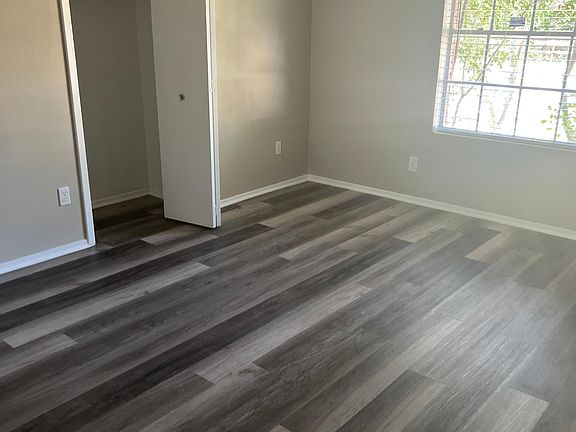 3rd image of 11632 Parkfield Dr