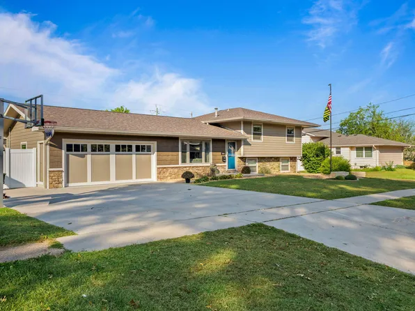 614 SE 10th St, Ankeny, IA 50021