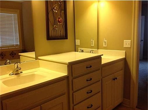 Double Vanity in MasterBath