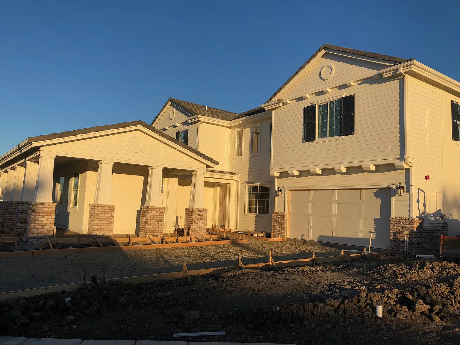 218 E Cara Ct photo 1