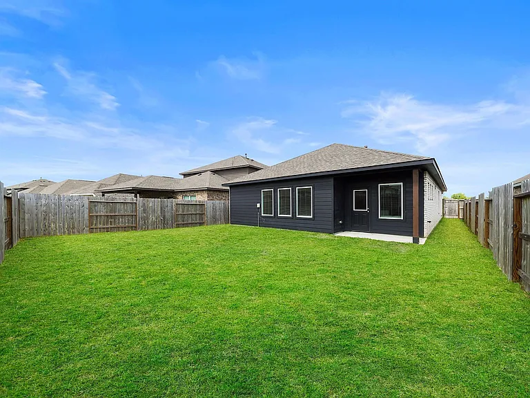 15102 Wiltshire Castle Ln — Photo 13