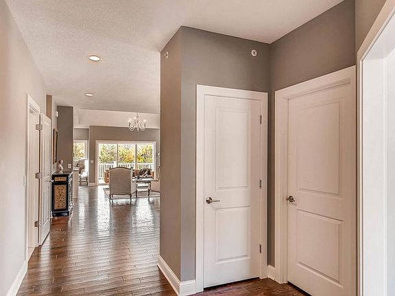 4th image of 2941 Highwood Dr