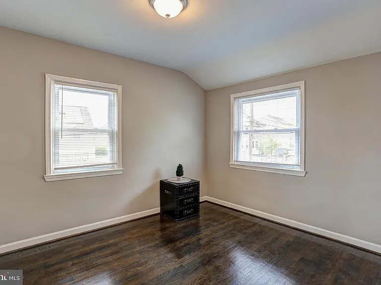 1115 N Marlyn Ave — Photo 10
