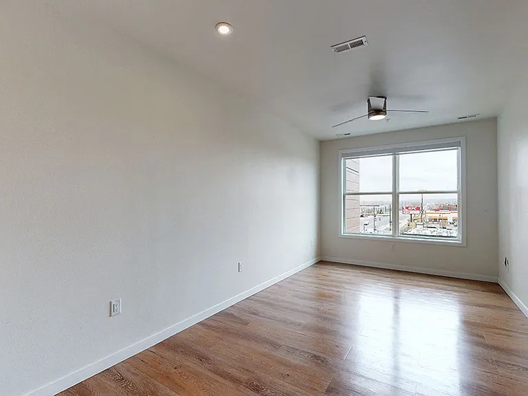 Mile High Apartments at Sloan's Lake — Photo 15