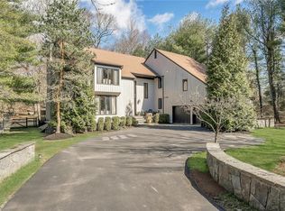 125 Woodlands Rd, Harrison, NY 10528