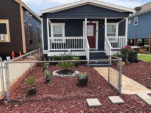 5313 Avenue K Photo 1