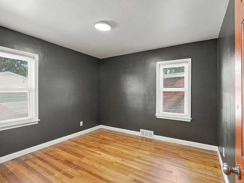 21191 Lochmoor St, photo 20