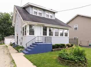 404 Crescent St, Wheaton, IL 60187