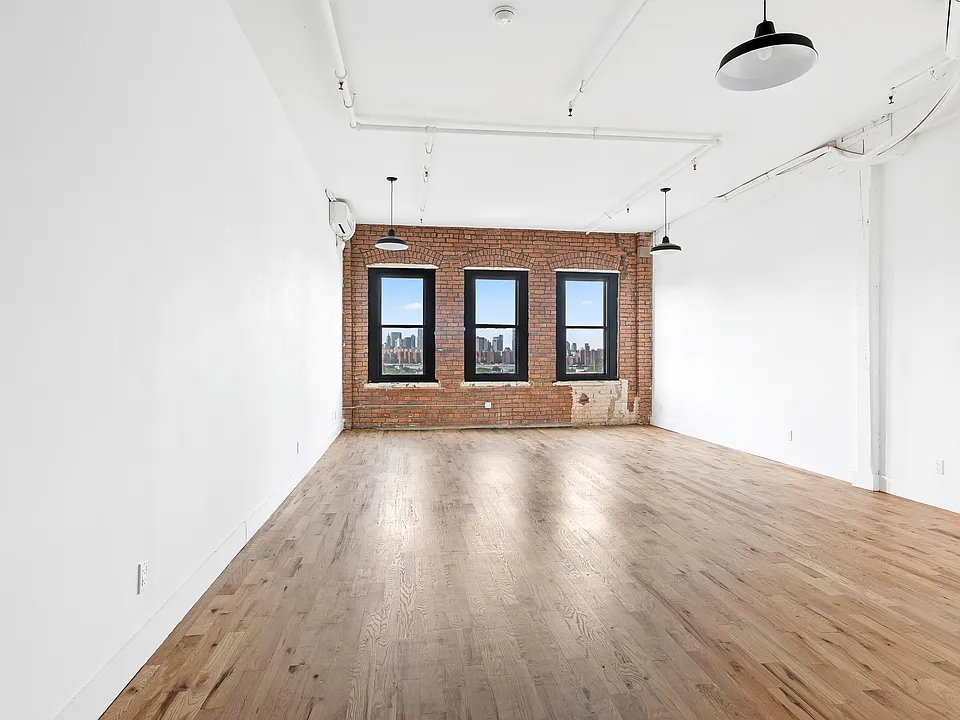 239 Banker St #4Q