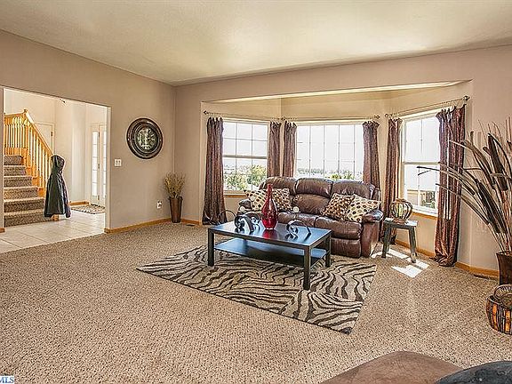 4th image of 3905 Meadow Beauty Dr
