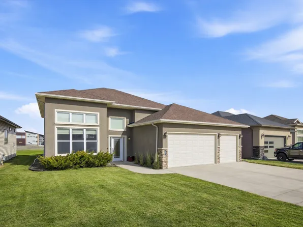 246 34th Ave E, West Fargo, ND 58078