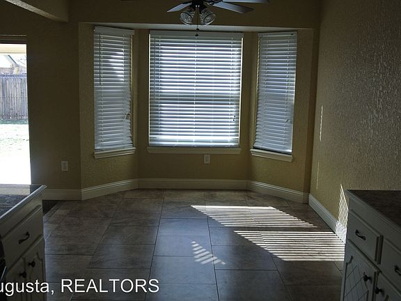 5th image of 2310 Kerry Ln