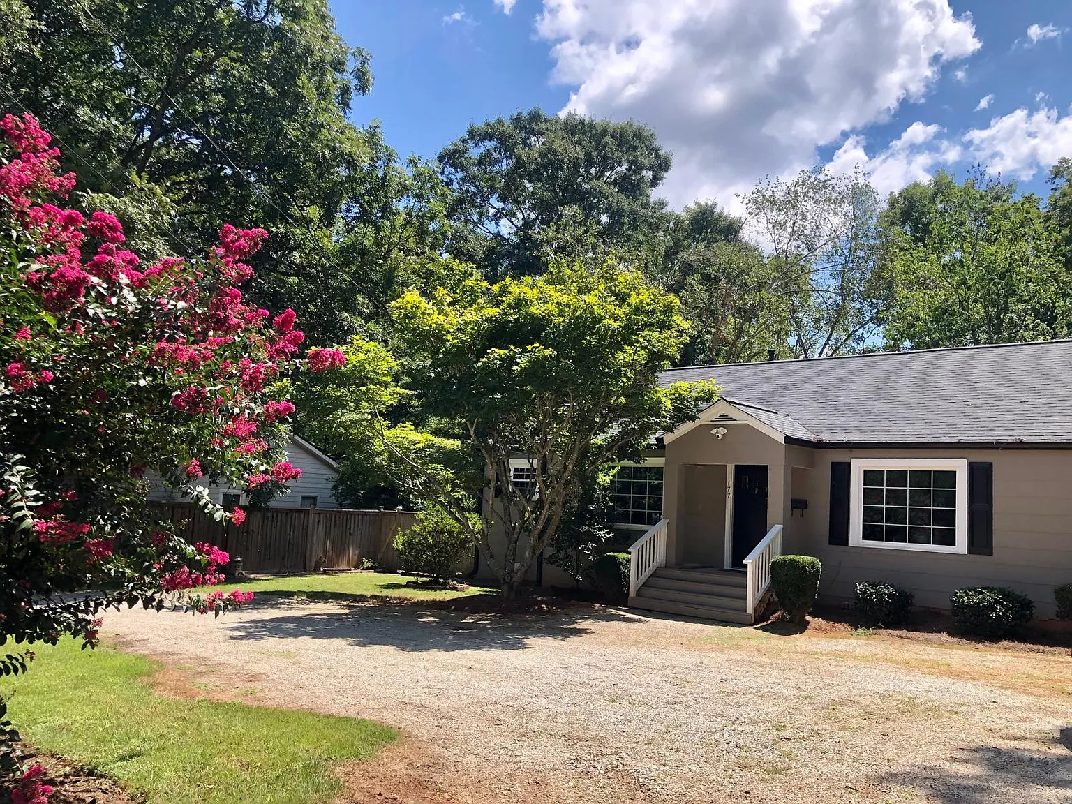 3 bed, 1412 sqft, $2,200 — Photo 2