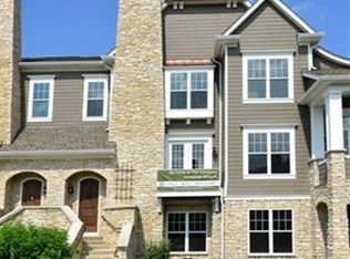 81 W Kennedy Ln, Hinsdale, IL 60521